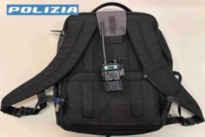 Zaino e disturbatore di frequenze