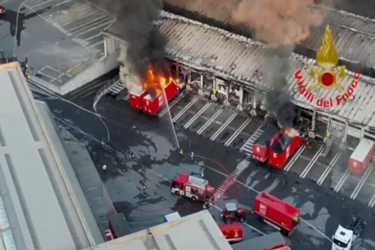 Incendio al deposito Bartolini